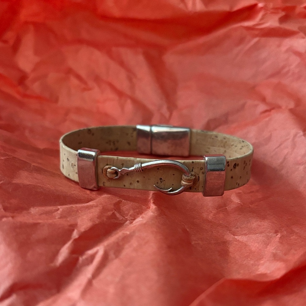 Cork fishhook magnetic bracelet